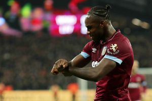 West Ham 1 Liverpool 1: Antonio equaliser opens door to chasing City
