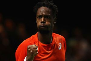 Monfils holds off Wawrinka for Rotterdam title