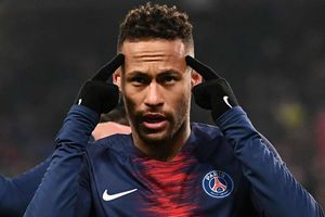 Neymar, don't change a thing! PSG hit back at poll questioning Brazil star