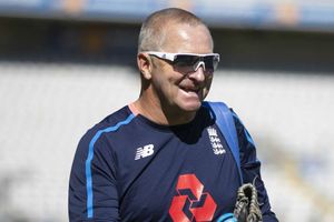 Farbrace stepping down as England assistant to take Warwickshire role