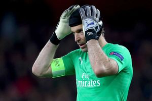Lacazette says sorry for seeing red as Cech rues Arsenal's first-leg failings