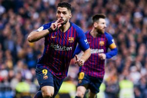 Suarez takes Barcelona to Copa del Rey final