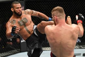 UFC Fight Night 145 results: Unbeaten Santos stops Blachowicz in the third