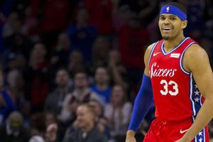 Harris enjoys winning debut with 76ers, Bucks stay hot