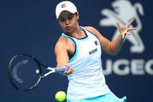 Barty eases past Kontaveit and into Miami final