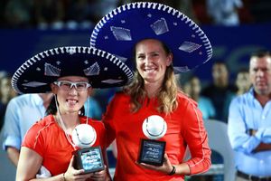 Azarenka claims first title since birth of son
