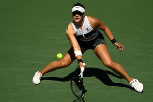 Brilliant Andreescu stuns Kerber to win Indian Wells title