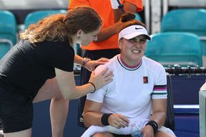 Injured Andreescu retires in Miami to put Kontaveit through