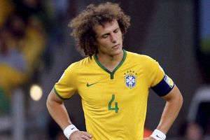Chelsea to bend their own rules to keep David Luiz as threat of transfer ban looms
