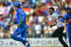 India Vs Australia 2nd ODI: Sterling Moments of the Match: Kohli's 40th ton, Dhoni gets playful with enthusiastic fan