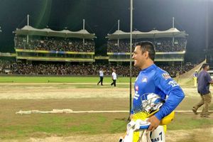 IPL 2019: 12000 fans throng Chepauk as MS Dhoni-led Chennai Super Kings play practice match - Watch