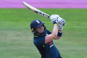 Beaumont, Knight power England to easy win over India