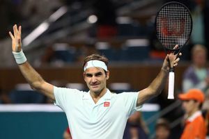 Fabulous Federer outclasses Shapovalov en route to Miami final