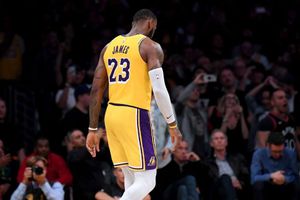 NBA wrap: Lakers continue to slide with fifth straight loss
