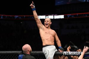 UFC Fight Night 146 results: Dos Santos stops Lewis; Zaleski submits Millender