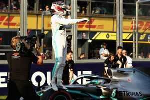Hamilton equals Senna, Schumacher record with Melbourne pole