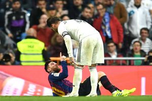Ramos hit Messi deliberately, Mourinho implies