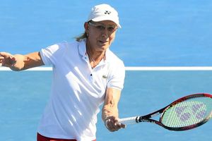 Navratilova apologises for transgender remarks