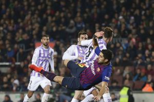 Injured Suarez to miss Uruguay's China Cup campaign