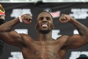 Farmer retains IBF belt with Carroll victory