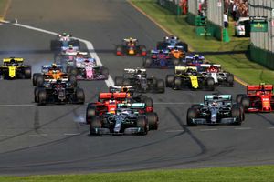 F1: Bottas beats Hamilton to season-opening win in Australia