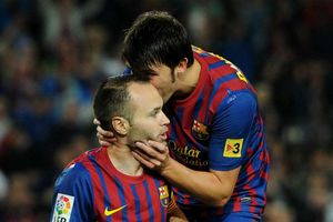 Barcelona book reunion with Iniesta, Villa on Japan tour
