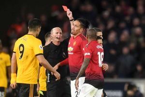 Wolves 2 Manchester United 1: Young dismissed as Solskjaer's side miss chance to go third