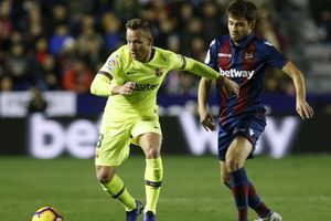 Barcelona look to clinch La Liga title