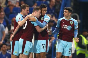 Chelsea 2 Burnley 2: Kante injured as Sarri's men waste chance to go third