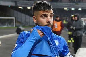 Insigne casts doubt over Napoli future
