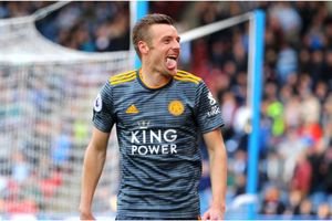 Huddersfield Town 1 Leicester City 4: Four in a row for Rodgers' Foxes