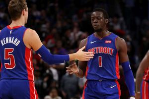 NBA wrap: Pistons clinch final playoff spot, Wade and Nowitzki farewell NBA