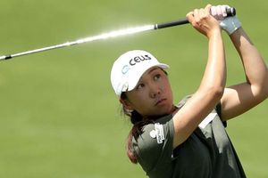 Kim's birdie blitz earns ANA Inspiration lead