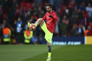 Messi angry with Dybala following Real Madrid links