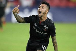Manchester United scouting Wayne Rooney's DC United teammate Luciano Acosta