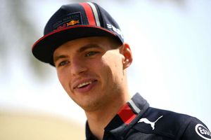 Red Bull confident of keeping Verstappen despite Wolff calls