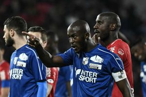 Dijon v Amiens paused after alleged racist chanting