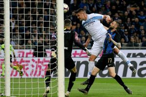 Inter 0 Lazio 1: Milinkovic-Savic header boosts Champions League hopes