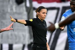 Frappart to become first female Ligue 1 referee