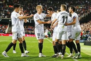 Valencia rout Levante, Barcelona held