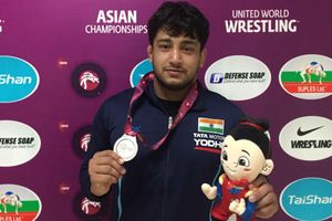 Amit Dhankar, Viky win silver as India grab five medals on Day 2 of the Asian Wrestling Championships 