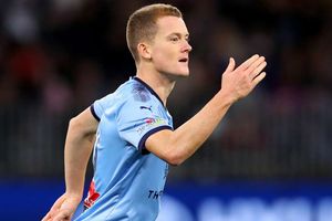 Socceroos include six debutants for South Korea friendly