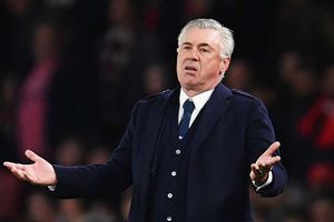 Manchester United dealt transfer blow as Carlo Ancelotti confirms interest in two targets