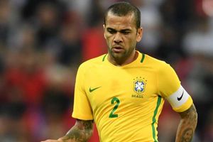 Dani Alves to replace Neymar as Brazil captain at Copa America