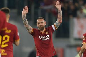 Daniele De Rossi bids emotional farewell to Roma