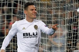 Gameiro ready to torment Arsenal in Emery reunion