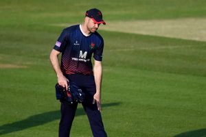 England bowler Anderson facing tests on knee injury