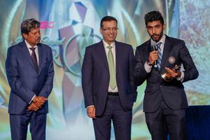 Jasprit Bumrah stars at Indian Cricket Heroes award, pips Virat Kohli to clinch top honours