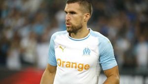 Kevin Strootman offered on-loan to Manchester United