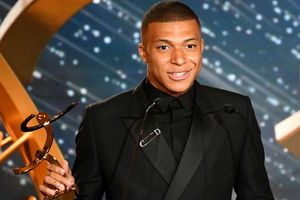 Kylian Mbappe drops PSG exit hint